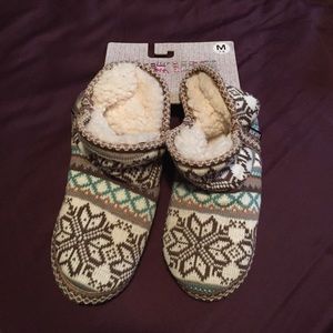 NWT Muk Luks Slipper Boots.